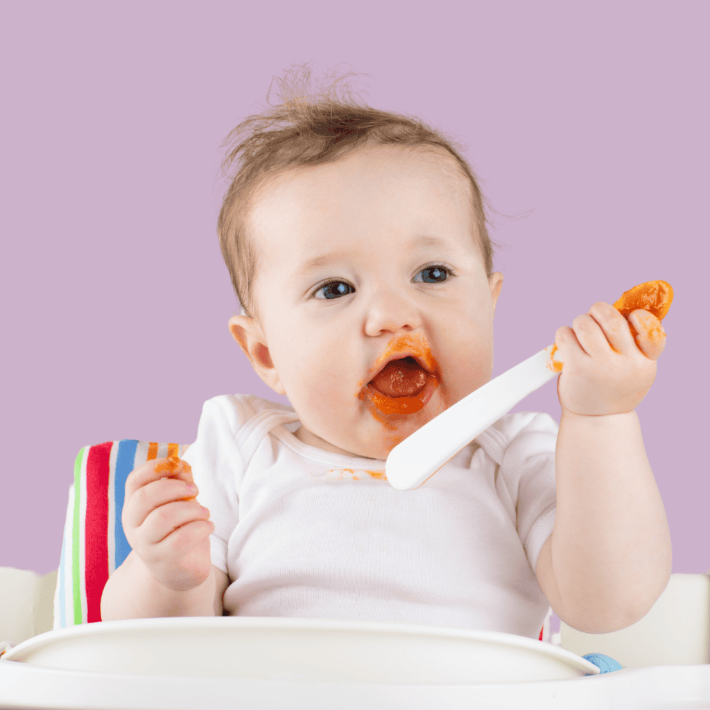 Bebé durante el inicio de la alimentación complementaria