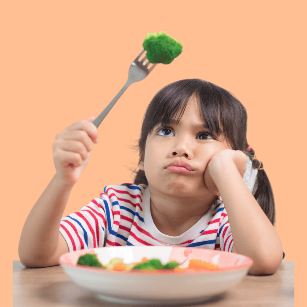Niña pequeña comiendo durante una etapa de nutrición infantil